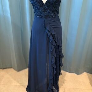 Elegant Navy Blue Lace Evening Dress